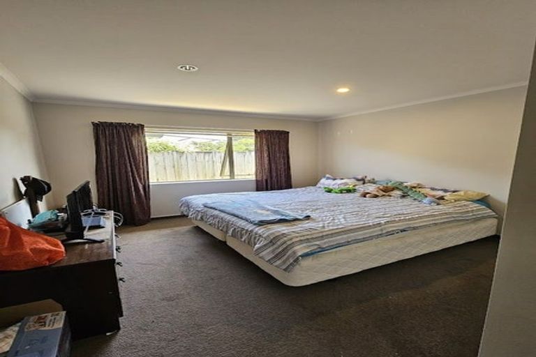 Photo of property in 51 Gandalf Crescent, Paraparaumu, 5032