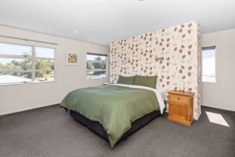 Photo of property in 52 Rochfort Road, Havelock North, 4130