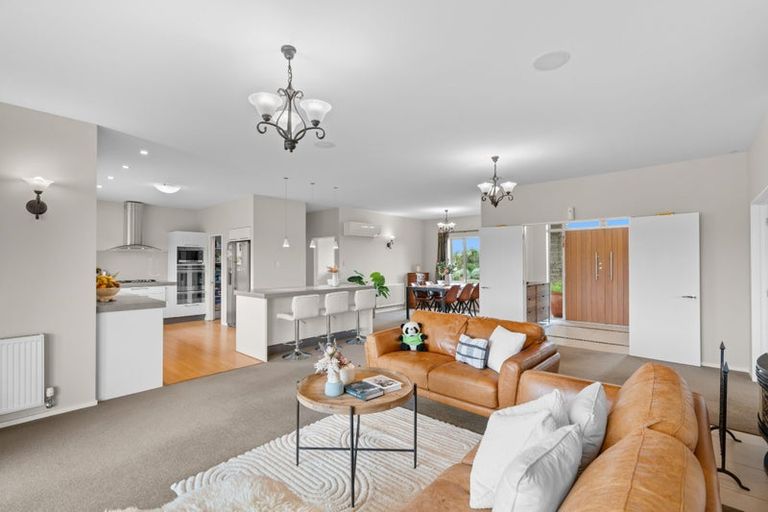 Photo of property in 3 Whitcombe Place, Darfield, 7571