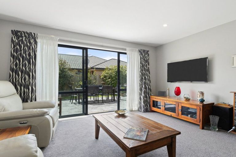 Photo of property in 59 Grimseys Road, Redwood, Christchurch, 8051