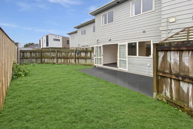 Photo of property in 3/8 Waldie Grove, Avalon, Lower Hutt, 5011