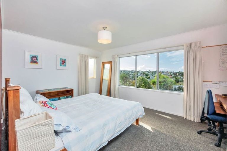 Photo of property in 131 Forrest Hill Road, Forrest Hill, Auckland, 0620