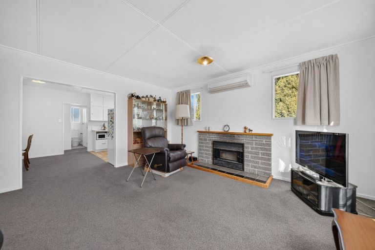 Photo of property in 1 Taverner Street, Carterton, 5713