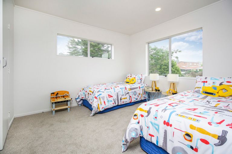 Photo of property in 2/41 Seabrook Avenue, New Lynn, Auckland, 0600