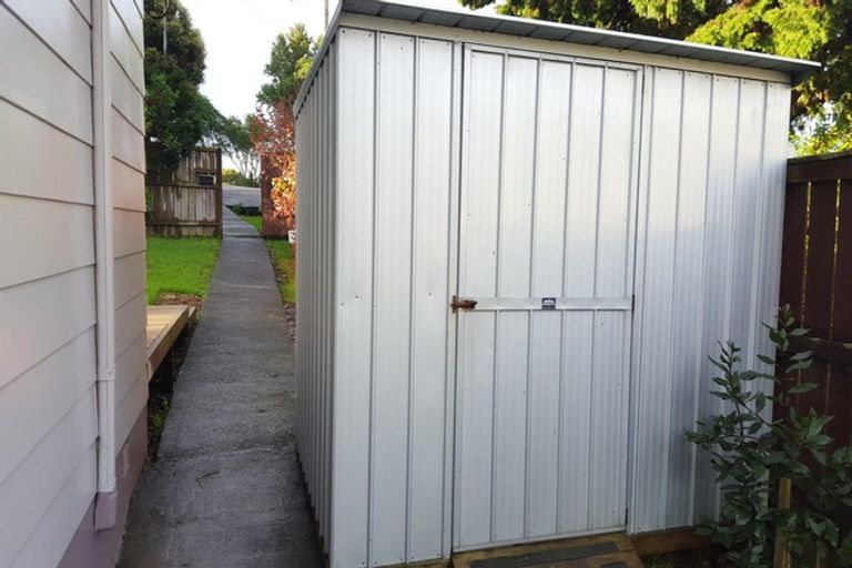 Photo of property in 144 Waimumu Road, Massey, Auckland, 0614