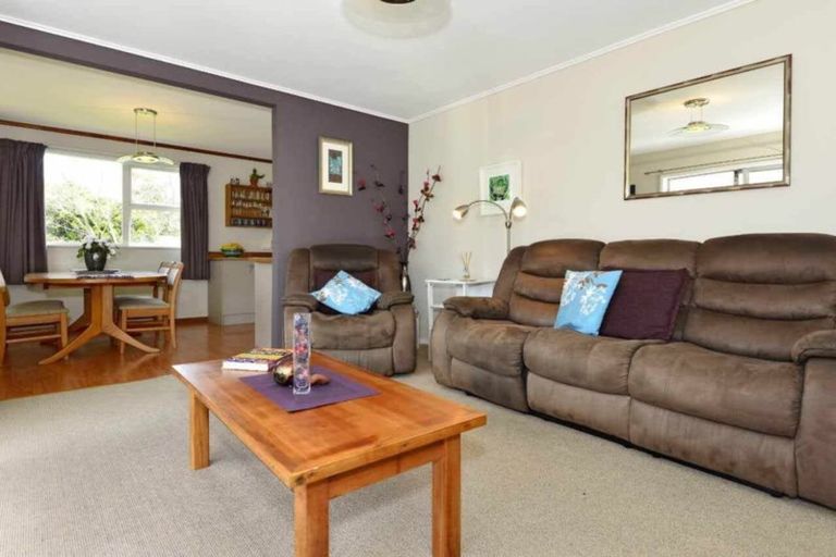 Photo of property in 56 Salamanca Road, Sunnynook, Auckland, 0620
