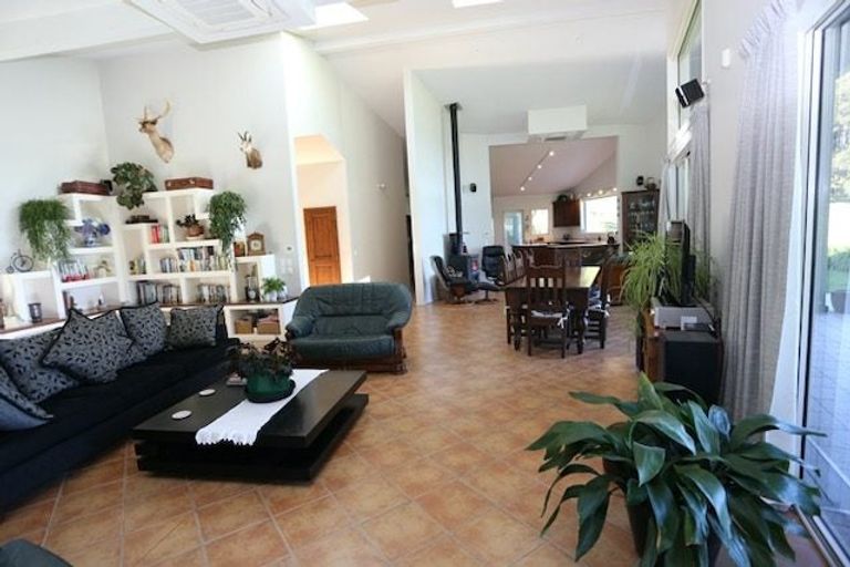 Photo of property in 5564 Kenepuru Road, Waitaria Bay, Picton, 7282
