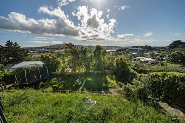 Photo of property in 12 Toporoa View, Ascot Park, Porirua, 5024
