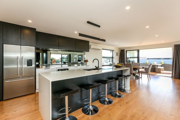 Photo of property in 1 Megaw Close, Whalers Gate, New Plymouth, 4310