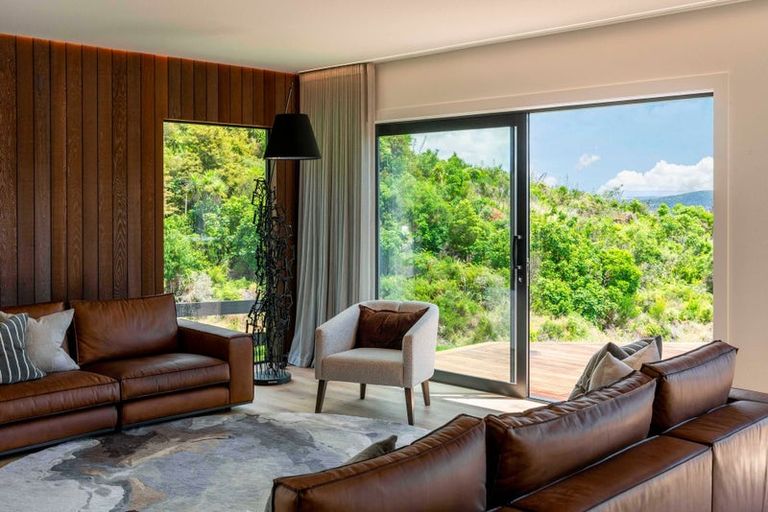 Photo of property in 11 Sparrowhawk Way, Kinloch, Taupo, 3377