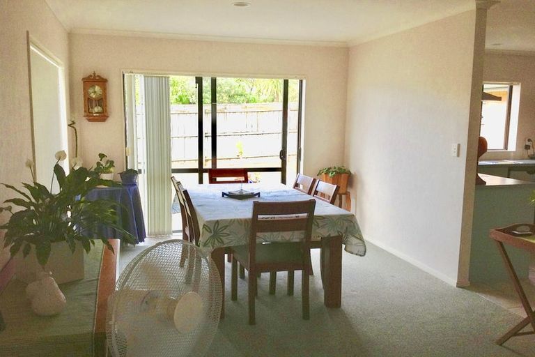 Photo of property in 18 Glen Bay Close, Pinehill, Auckland, 0632