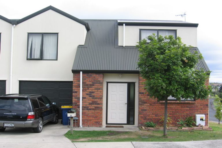 Photo of property in 1 Standage Lane, Kelston, Auckland, 0602
