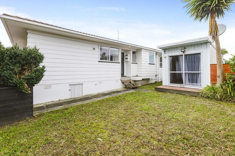 Photo of property in 2/26 Navigator Place, Papatoetoe, Auckland, 2025