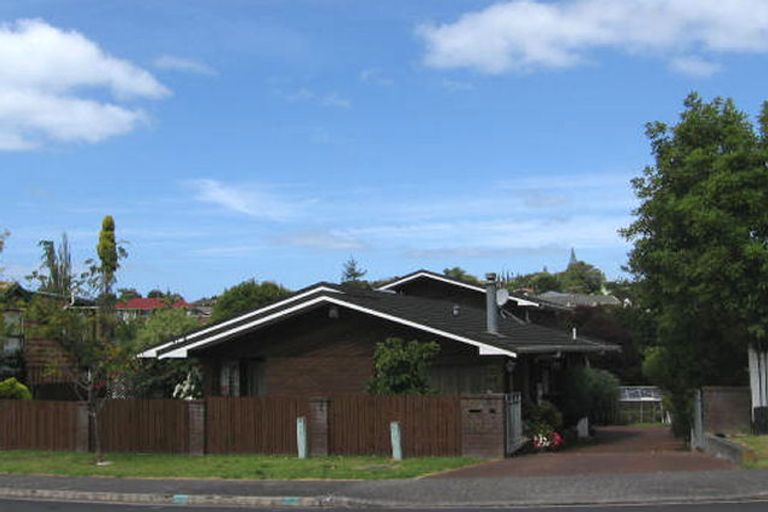 Photo of property in 42 Centorian Drive, Windsor Park, Auckland, 0632