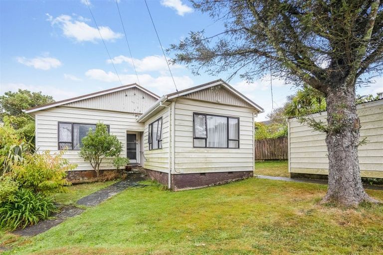 Photo of property in 52 Fraser Avenue, Johnsonville, Wellington, 6037