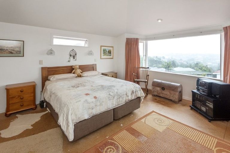 Photo of property in 4 Clematis Avenue, Murrays Bay, Auckland, 0630