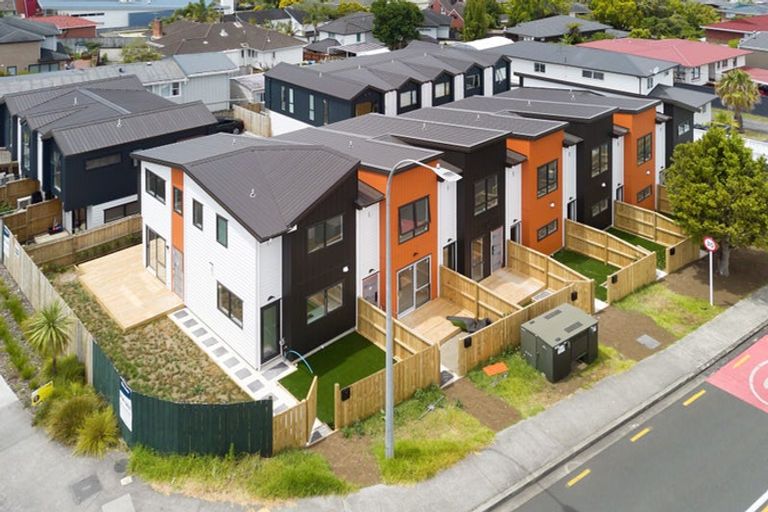 Photo of property in 1/85 Jaemont Avenue, Te Atatu South, Auckland, 0610