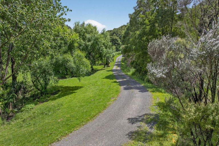 Photo of property in 2372 State Highway 1, Kaiwaka, Maungaturoto, 0587