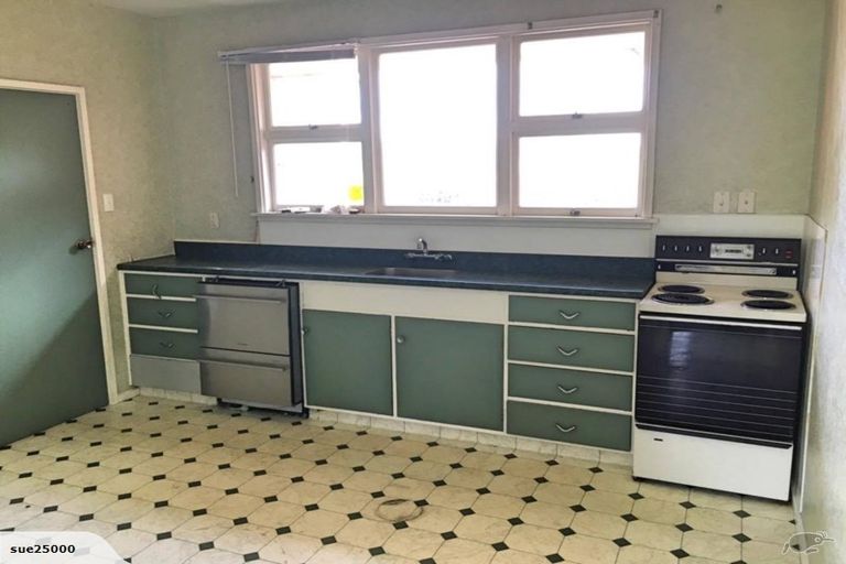 Photo of property in 76 Hawthornden Road, Avonhead, Christchurch, 8042