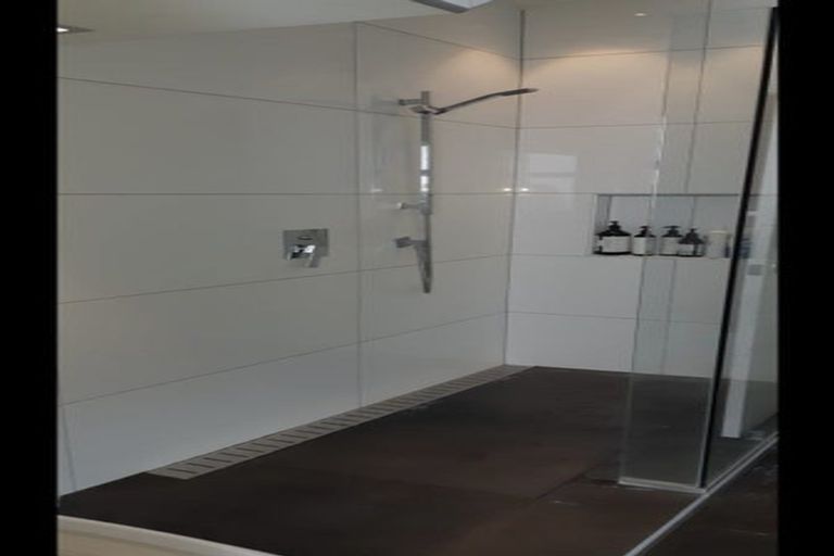 Photo of property in 31 Norwood Road, Bayswater, Auckland, 0622