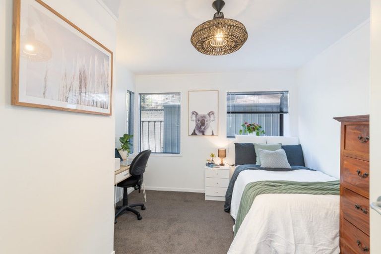 Photo of property in 11 Johnswood Grove, Clouston Park, Upper Hutt, 5018