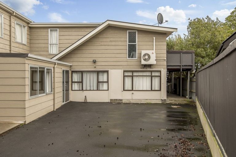 Photo of property in 8 Kowhai Terrace, Saint Martins, Christchurch, 8022