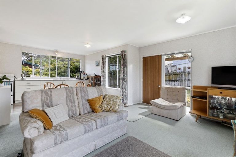 Photo of property in 1/8 Fernlea Rise, Bayview, Auckland, 0629