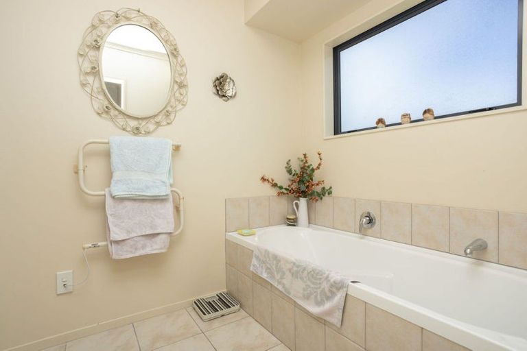 Photo of property in 28 Cowper Side Road, Dannevirke, 4976