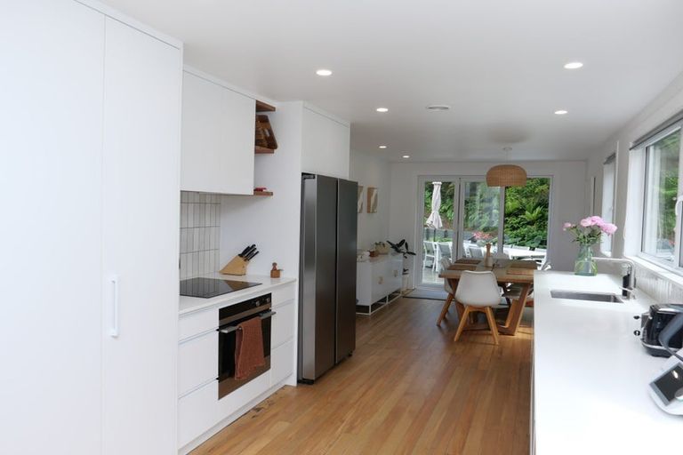 Photo of property in 57 Tilley Road, Paekakariki, 5034