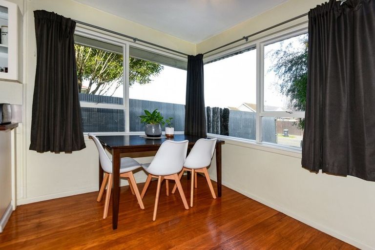 Photo of property in 15 Woodlands Place, Aranui, Christchurch, 8061