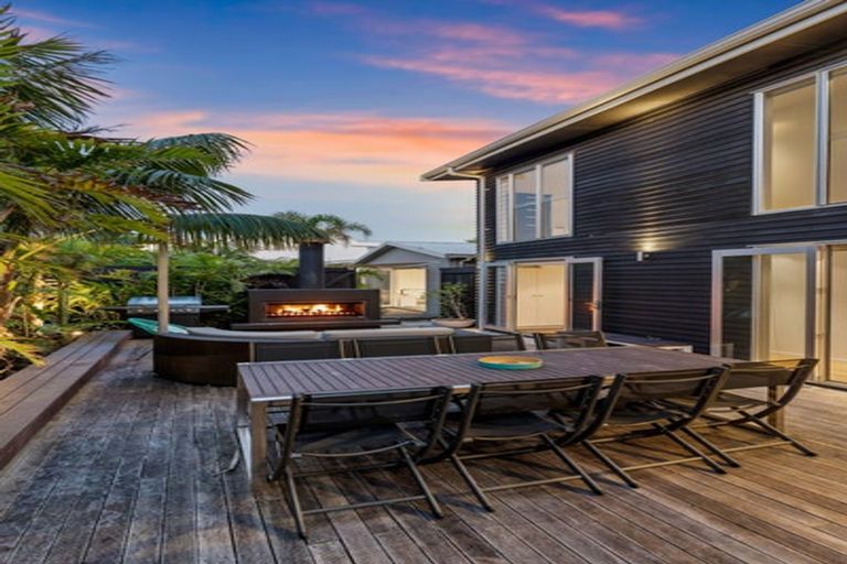 Photo of property in 312a Beverley Terrace, Whangamata, 3620