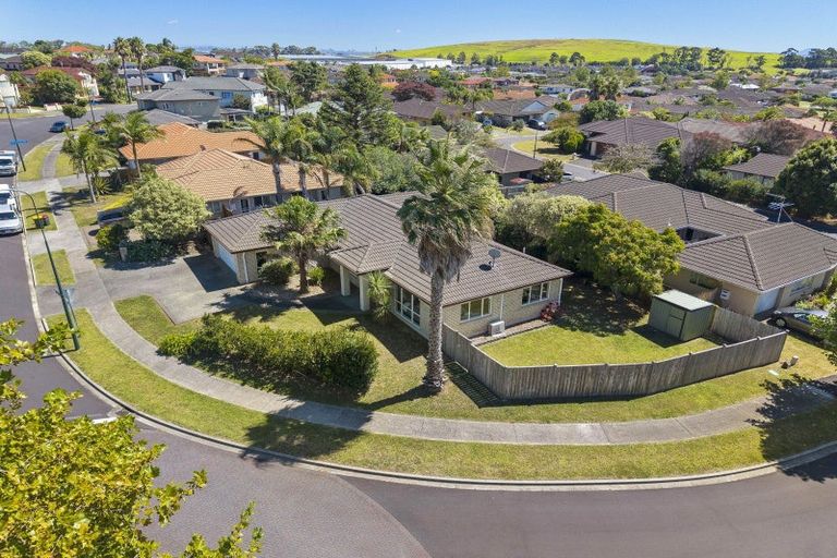 Photo of property in 28 Craigavon Drive, East Tamaki, Auckland, 2013