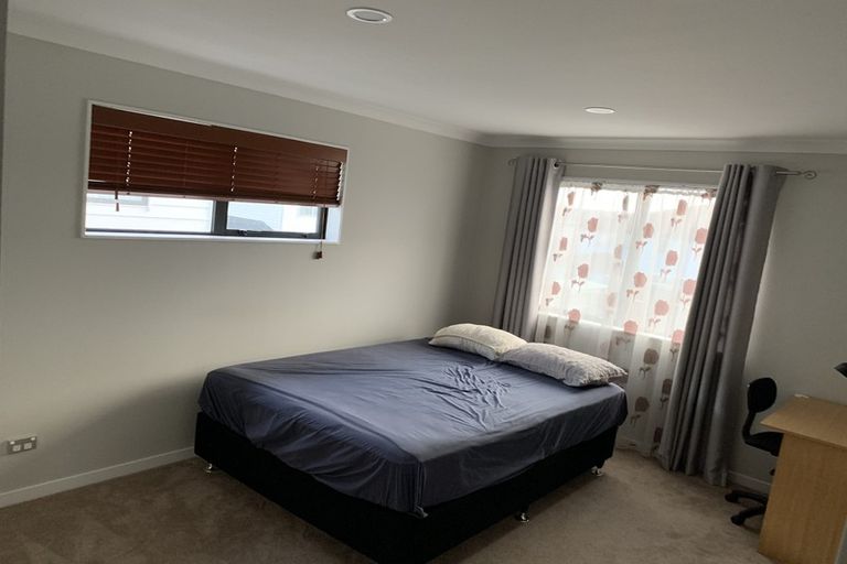 Photo of property in 2 Creggan Crescent, Flat Bush, Auckland, 2019