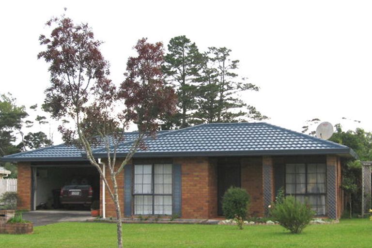 Photo of property in 35 Waimoko Glen, Swanson, Auckland, 0612