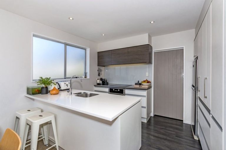 Photo of property in 7 Avoca Valley Road, Heathcote Valley, Christchurch, 8022