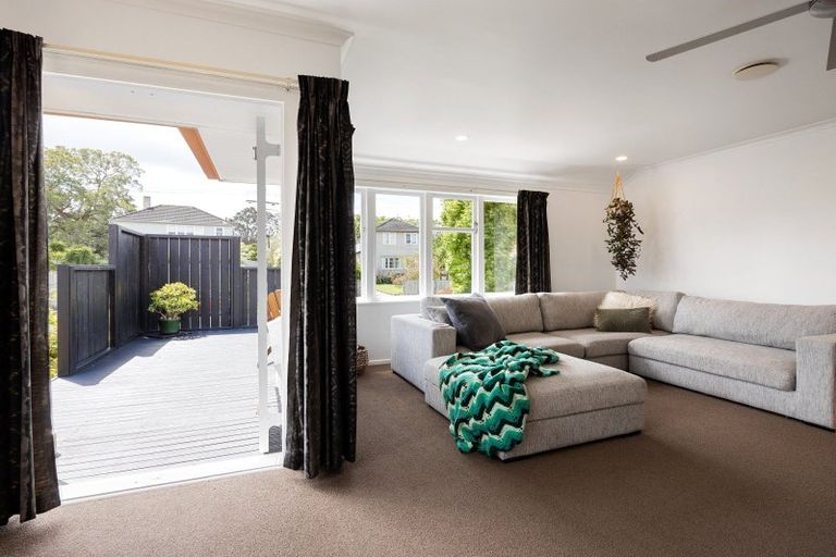 Photo of property in 27 Churchill Avenue, Maeroa, Hamilton, 3200