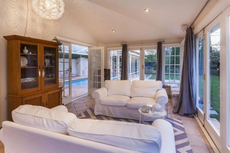 Photo of property in 9 Waiwetu Street, Fendalton, Christchurch, 8052