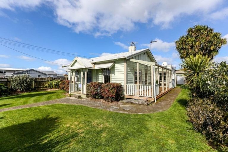 Photo of property in 6 Oriental Street, Welbourn, New Plymouth, 4312