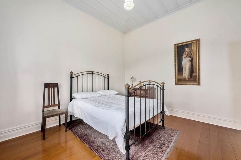 Photo of property in 5 Shoal Bay Road, Devonport, Auckland, 0624