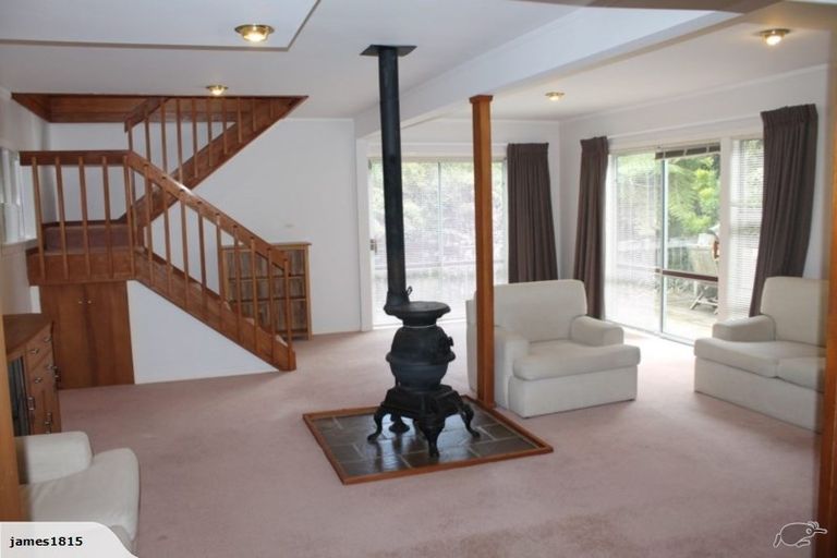 Photo of property in 10 Rosecamp Road, Beach Haven, Auckland, 0626