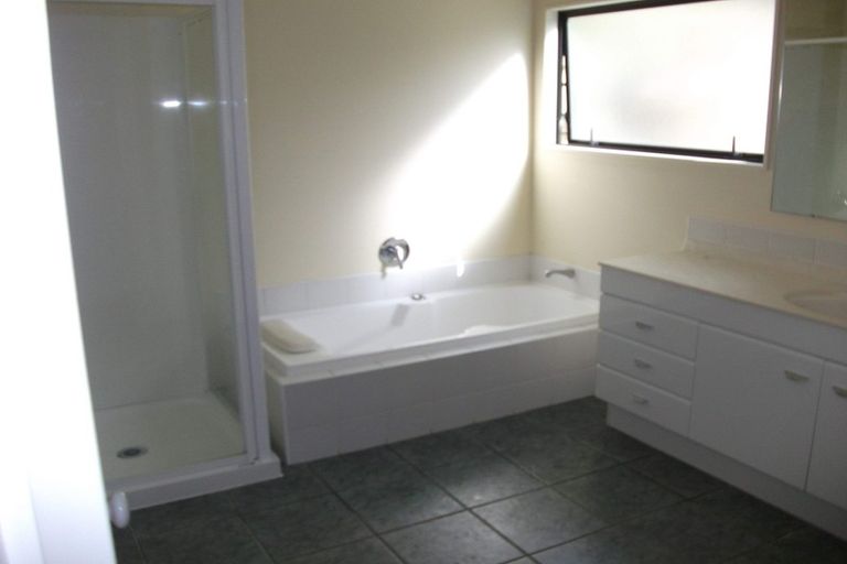 Photo of property in 14 St Clair Place, Browns Bay, Auckland, 0630