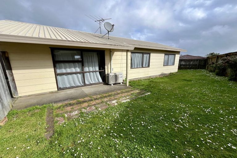 Photo of property in 399b Roscommon Road, Clendon Park, Auckland, 2103