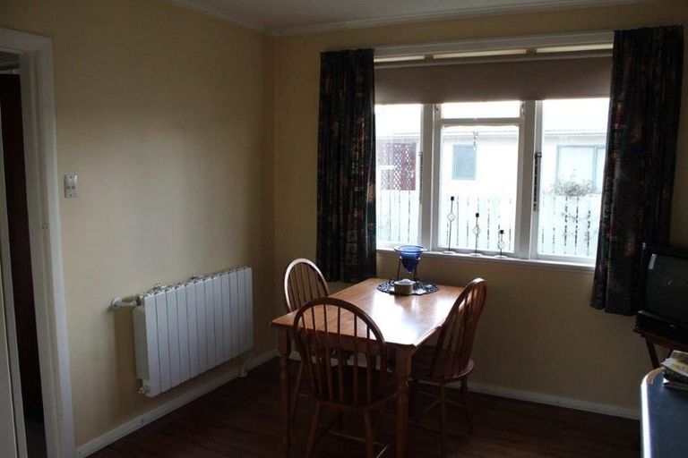 Photo of property in 43 Taylor Street, Carterton, 5713