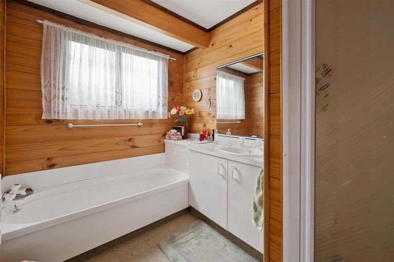 Photo of property in 16b Holland Street, Glenholme, Rotorua, 3010