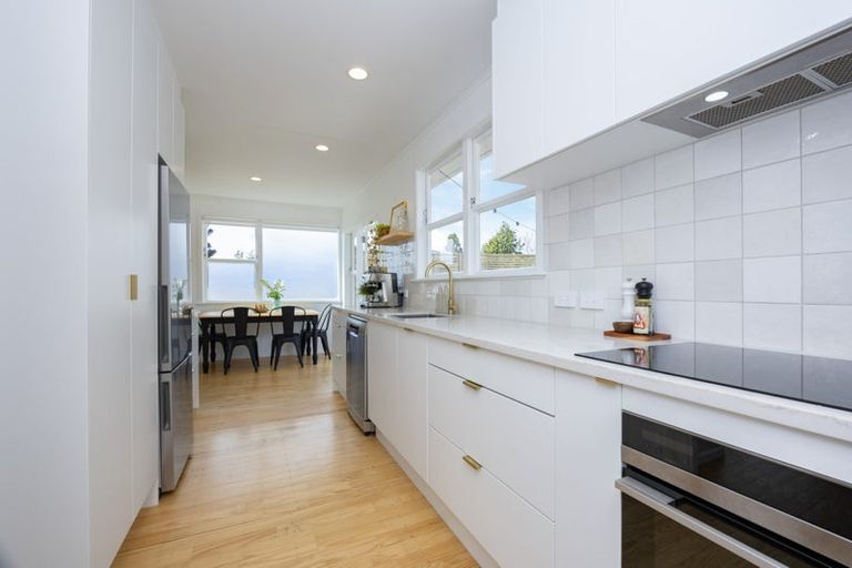 Photo of property in 8 Brennan Avenue, Te Atatu Peninsula, Auckland, 0610