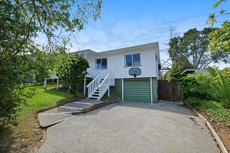 Photo of property in 94 Athena Drive, Totara Vale, Auckland, 0629