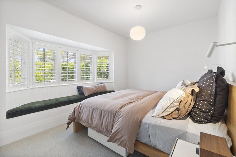 Photo of property in 22 Seacombe Road, Point Chevalier, Auckland, 1022