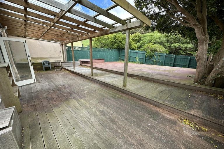 Photo of property in 6-10 Mudges Terrace, Newtown, Wellington, 6021