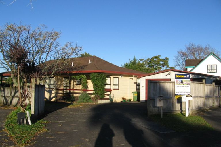 Photo of property in 52 Redlands Grove, Swanson, Auckland, 0612