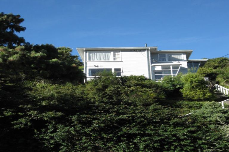 Photo of property in 88 Newlands Road, Newlands, Wellington, 6037